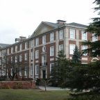 Trường đại học Adelphi