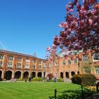 Trường đại học Queen Belfast