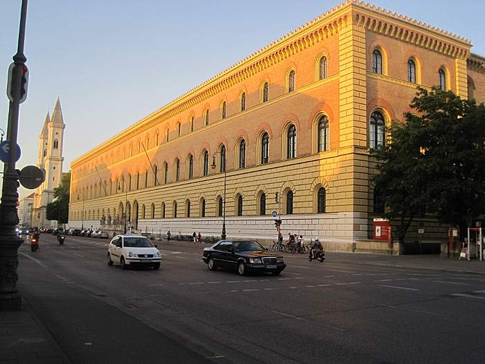 Bayerische Staatsbibliothek Du học Đức: đến München tìm hiểu đời sống sinh viên