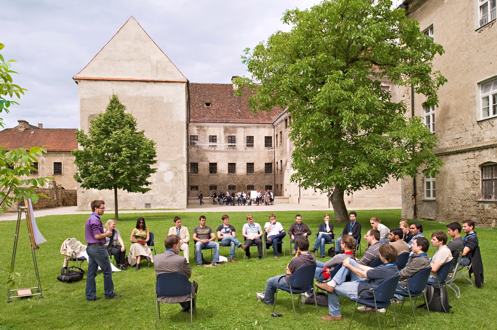 TU Muenchen Seminar Du học Đức: đến München tìm hiểu đời sống sinh viên