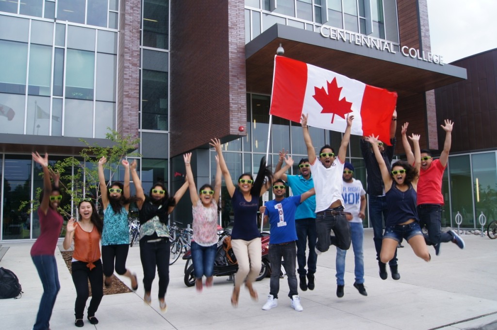 Centennial College - Là 1 trong 4 trường cao đẳng hội đủ cả 5 tiêu chí về chất lượng đào tạo do Cơ quan Ontario College Quality Assurance Service kiểm định.