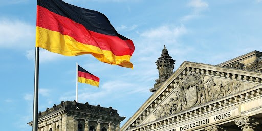 Biểu tượng nước Đức đã đóng một vai trò rất lớn trong việc bảo vệ lịch sử của nước Đức. Biểu tượng này đại diện cho sự kiên trung và sức mạnh của dân tộc. Hình ảnh biểu tượng nước Đức sẽ khiến bạn cảm nhận được sự kiên cường và năng động của nhân dân Đức.