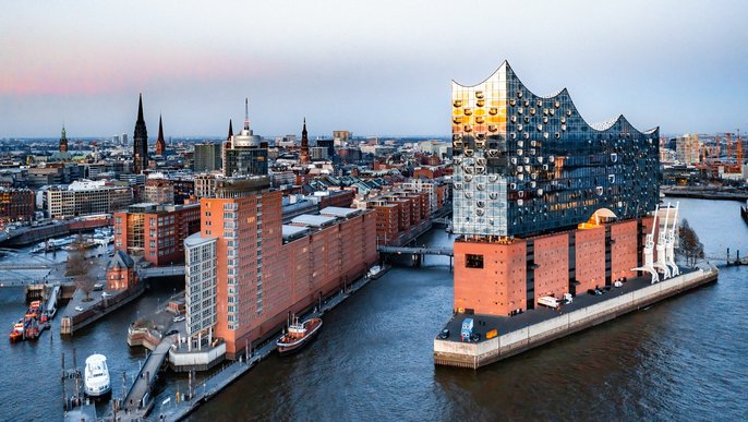 Nhà hát Elbphilharmonie tại Thành phố Hamburg tựa như “một viên ngọc ở phía Bắc”.