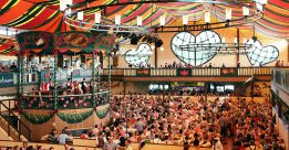 Lễ hội bia Oktoberfest nổi tiếng tại Munich
