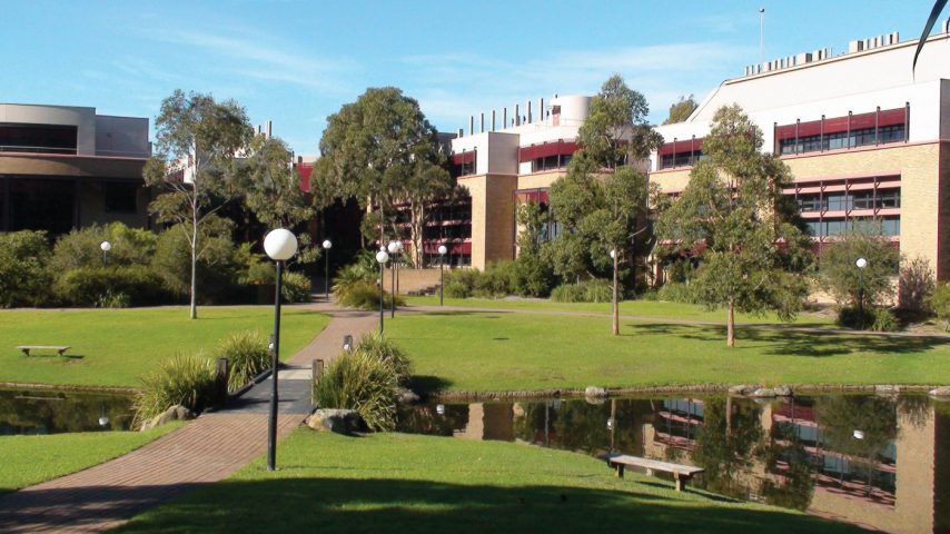 Đại học Wollongong có hệ thống phòng học đồ sộ.